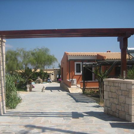 Irides Aparthotel Souvala Bagian luar foto