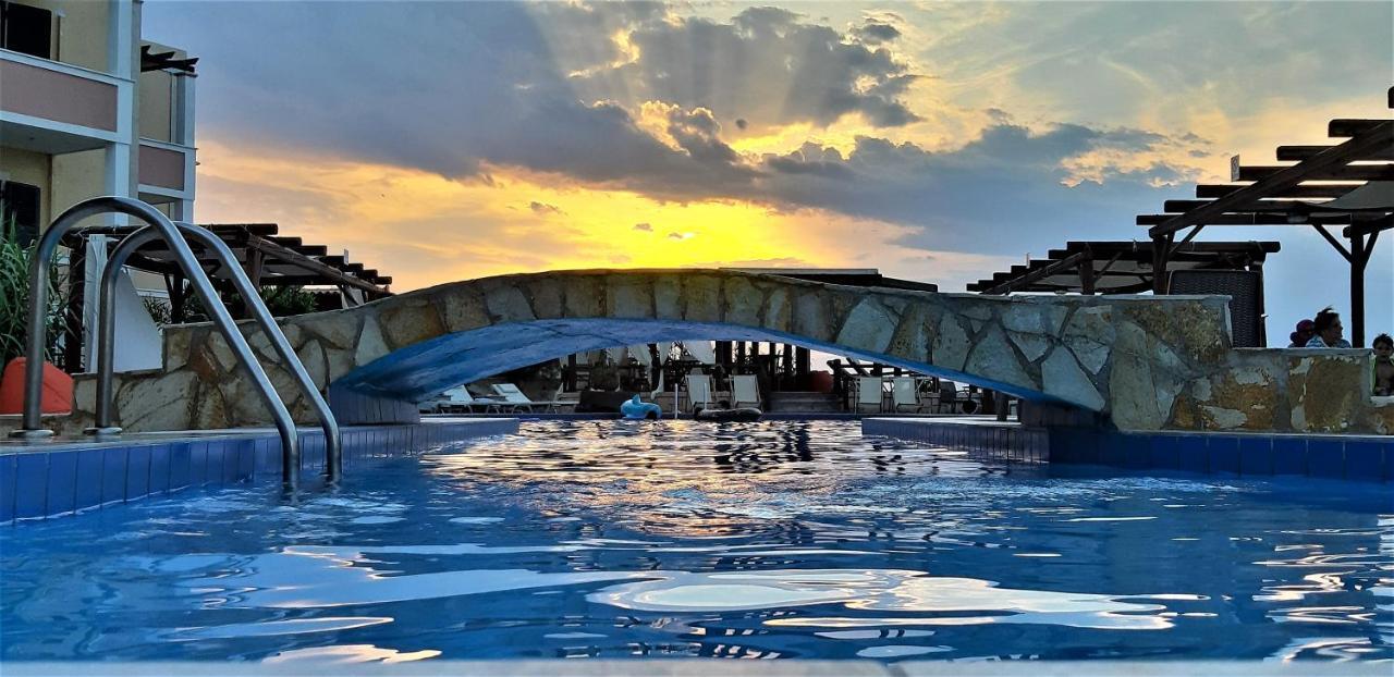 Irides Aparthotel Souvala Bagian luar foto